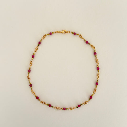 Collier chaîne rhodonite — perles 4 mm, plaqué or 43 cm