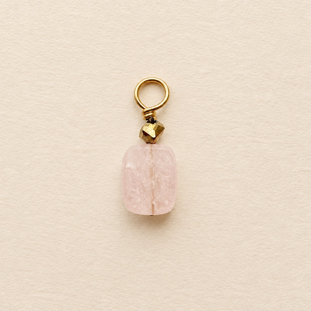Charm quartz rose, rectangle facetté — RÉALISE Paris