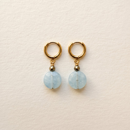 Boucles d'oreilles aigue-marine petite ronde plate — anneaux plaqués or