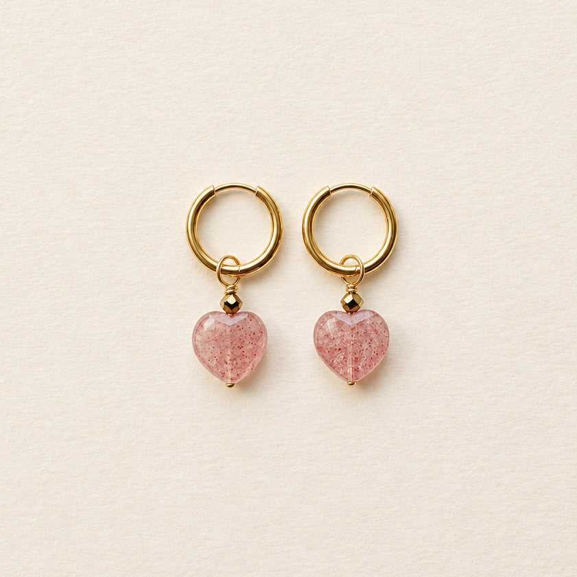 Pendientes de cuarzo fresa corazón plano — aros chapados en oro