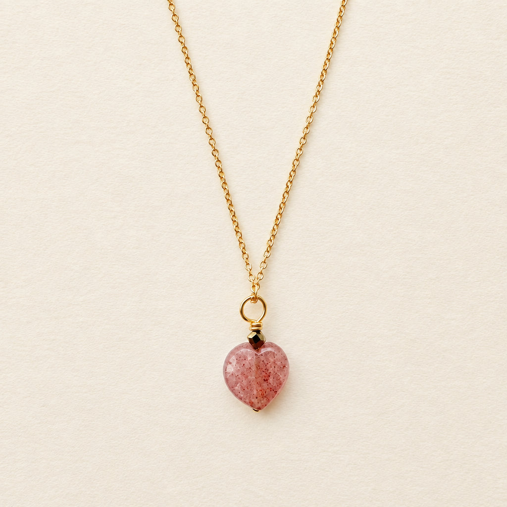 Collier pendentif cœur plat quartz fraise — chaîne plaquée or