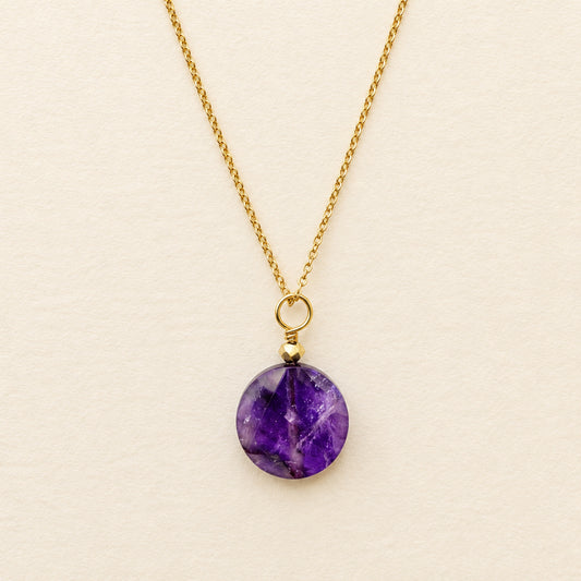 Collier pendentif améthyste grande ronde plate & hématite dorée — chaîne plaquée or