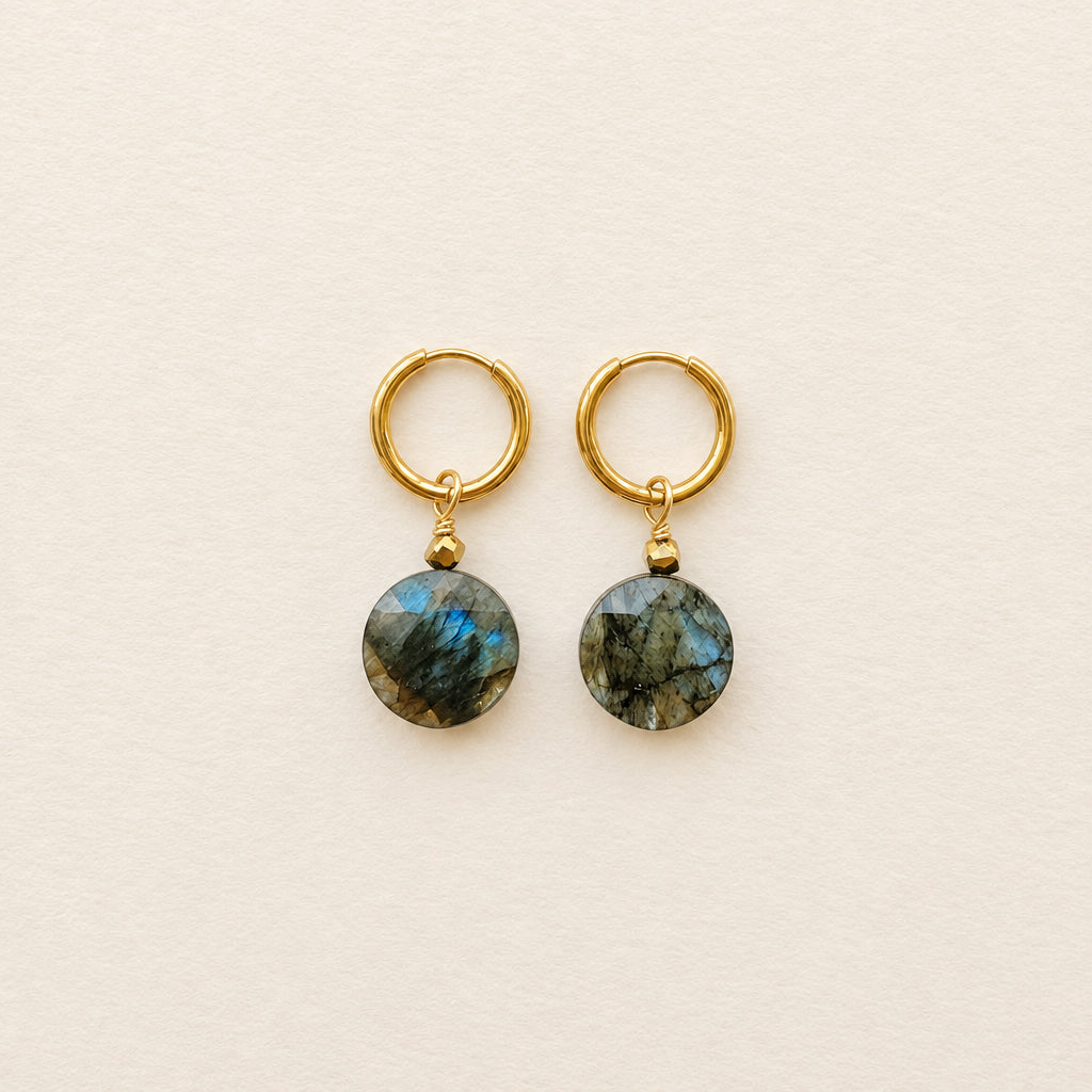 Boucles d'oreilles labradorite grande ronde plate — anneaux plaqués or