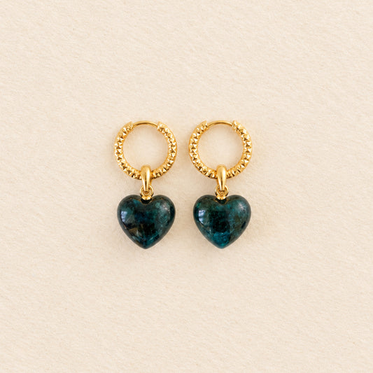 Boucles d'oreilles apatite cœur bombé — anneaux ciselés