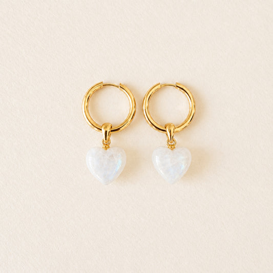 Boucles d'oreilles pierre de lune cœur bombé, anneaux plaqués or — RÉALISE Paris