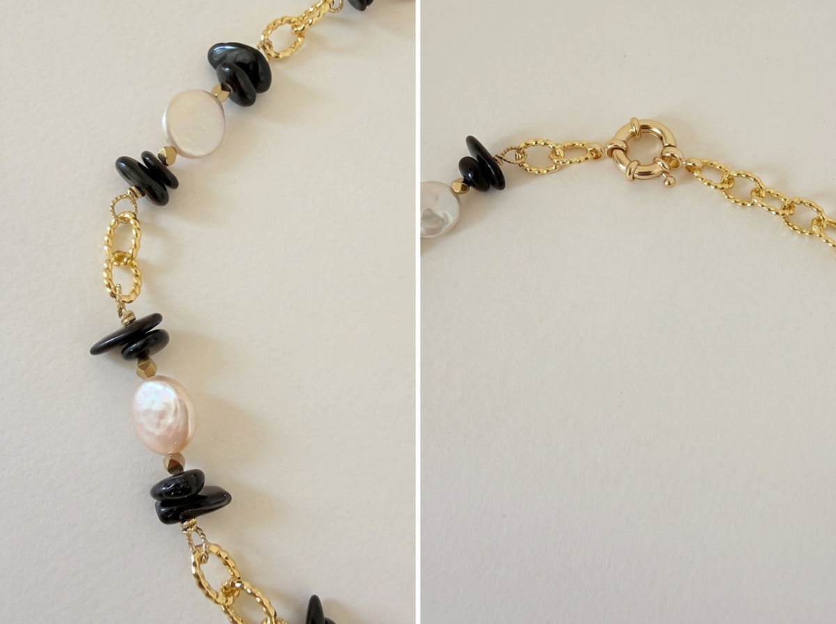 Collier perles d'eau douce & galets d'onyx, chaîne plaquée or 45 cm — RÉALISE Paris