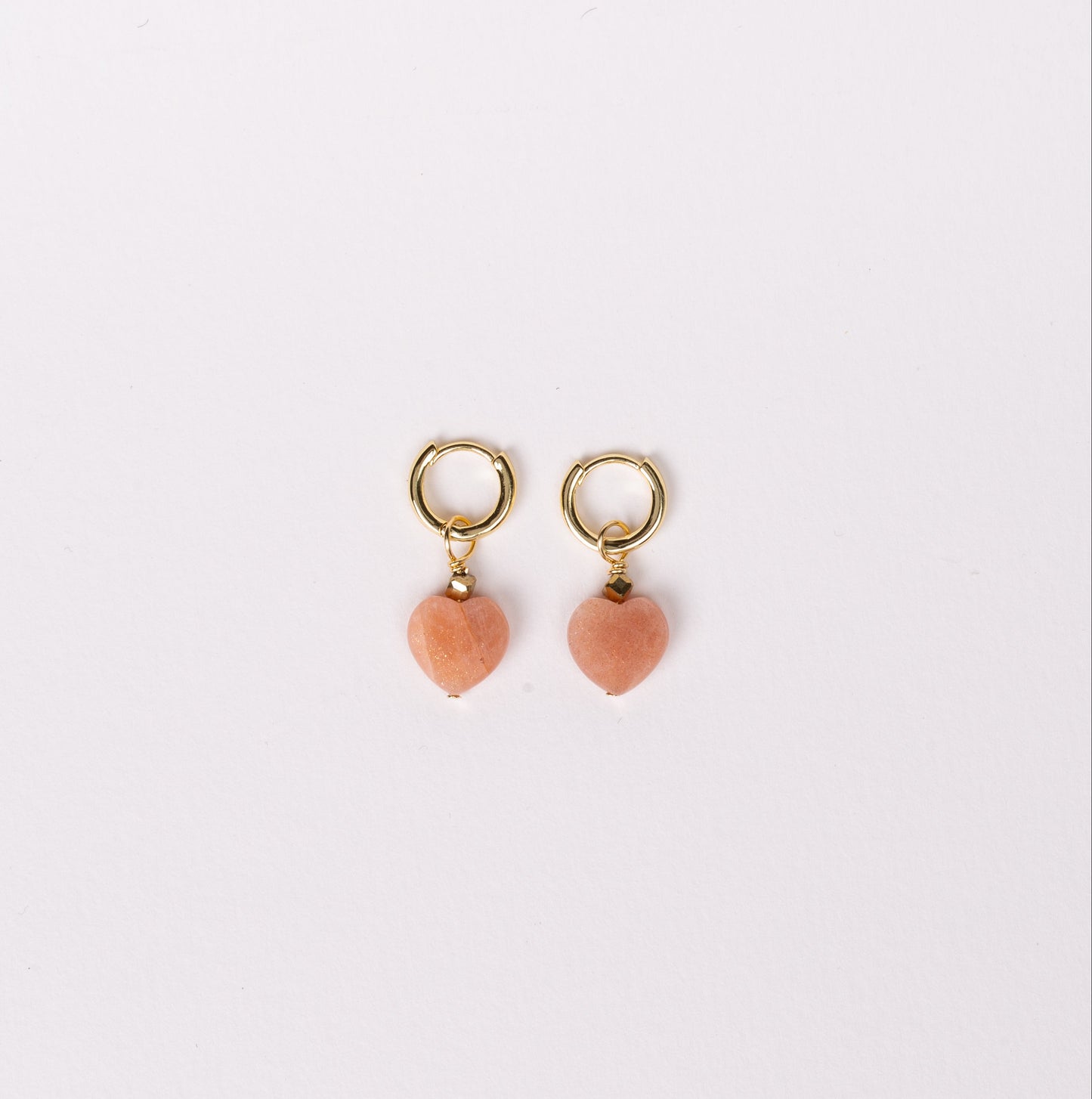 Boucles d'oreilles anneaux - Pierre de Soleil en forme de coeur