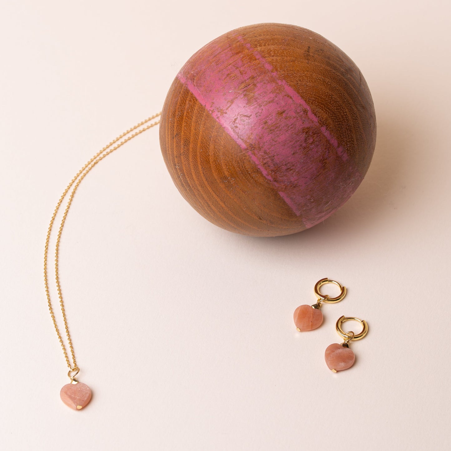 Boucles d'oreilles anneaux - Pierre de Soleil en forme de coeur