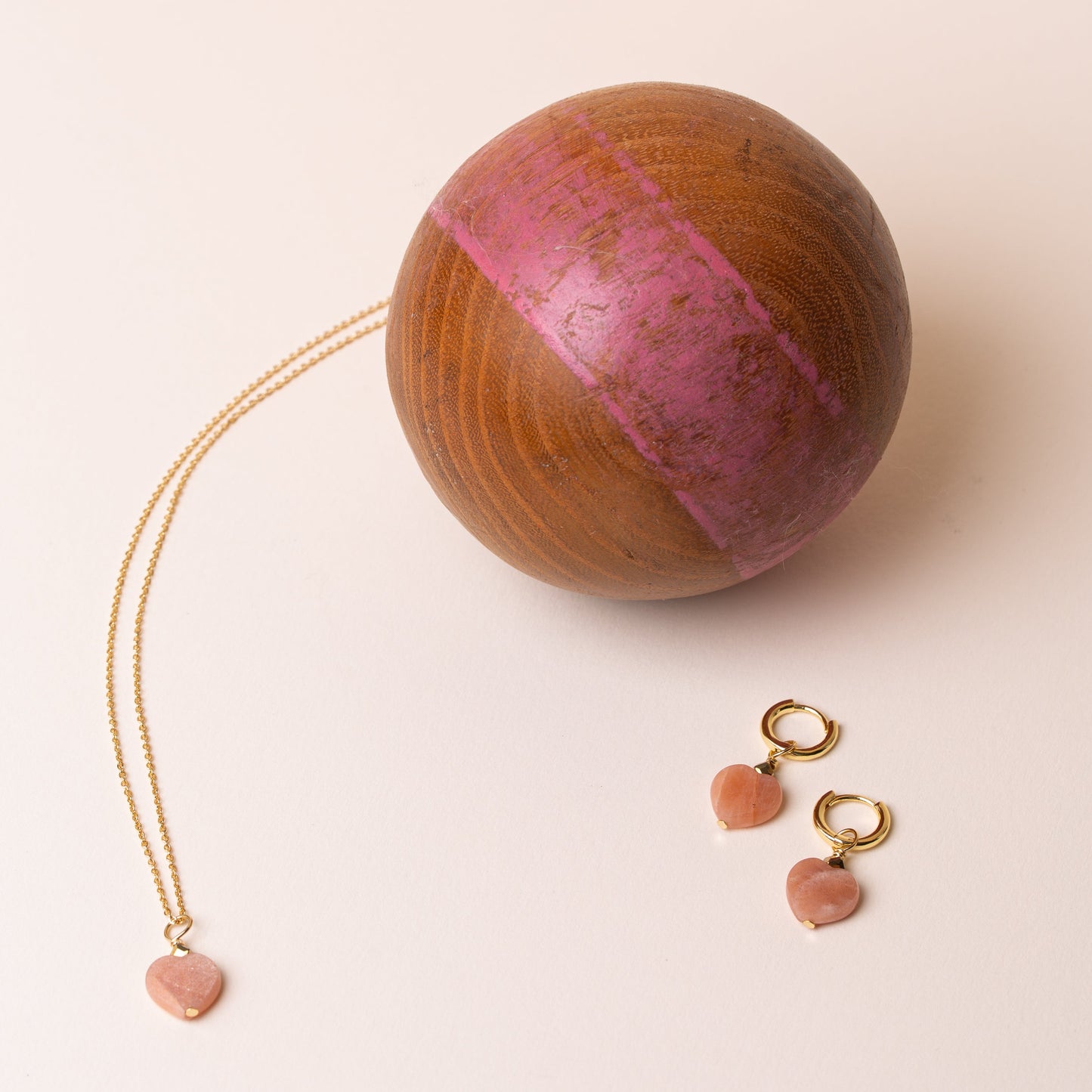 Collier Chaîne plaquée or - Pendentif en forme de coeur Pierre de Soleil