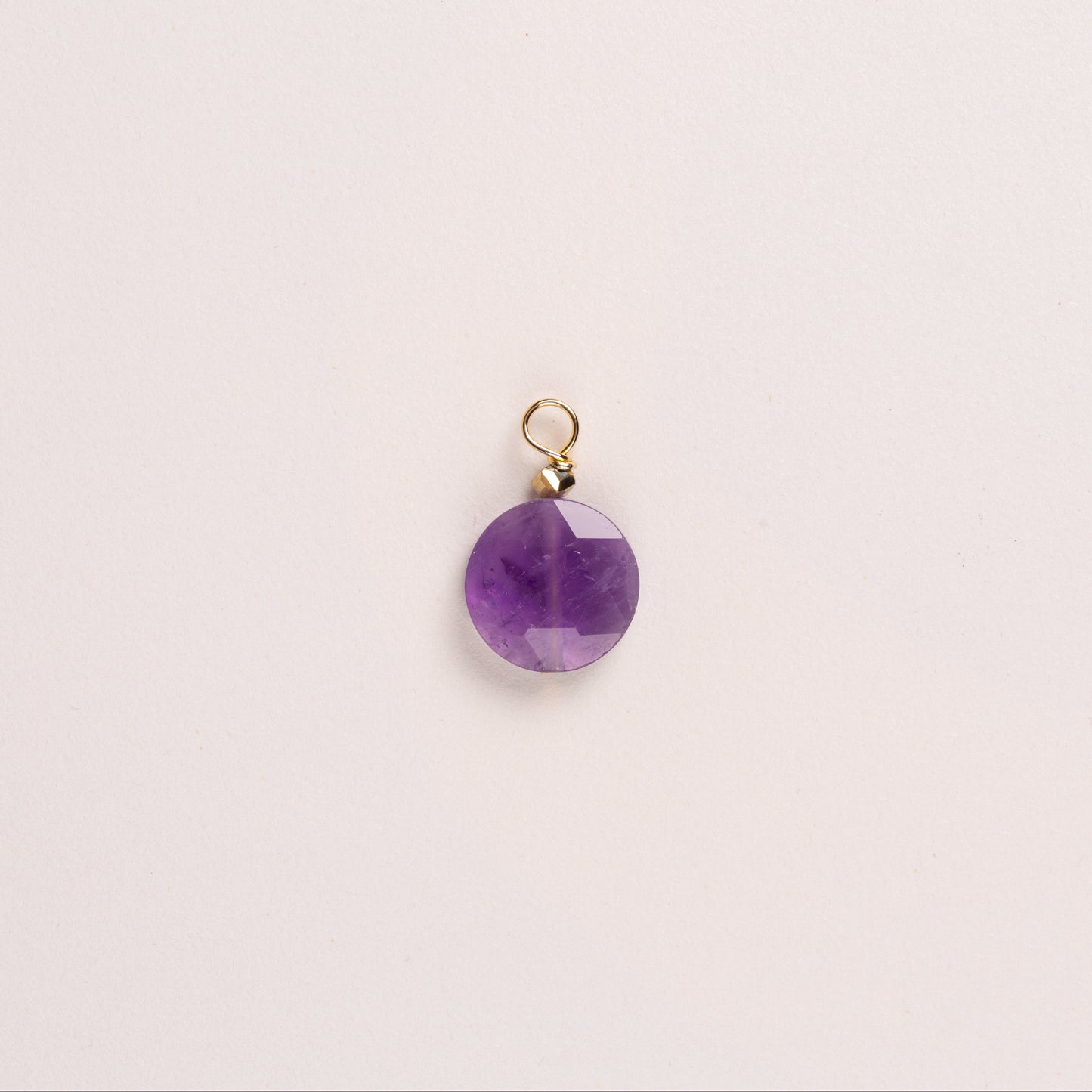 Charms pierre ronde ciselée - Améthyste