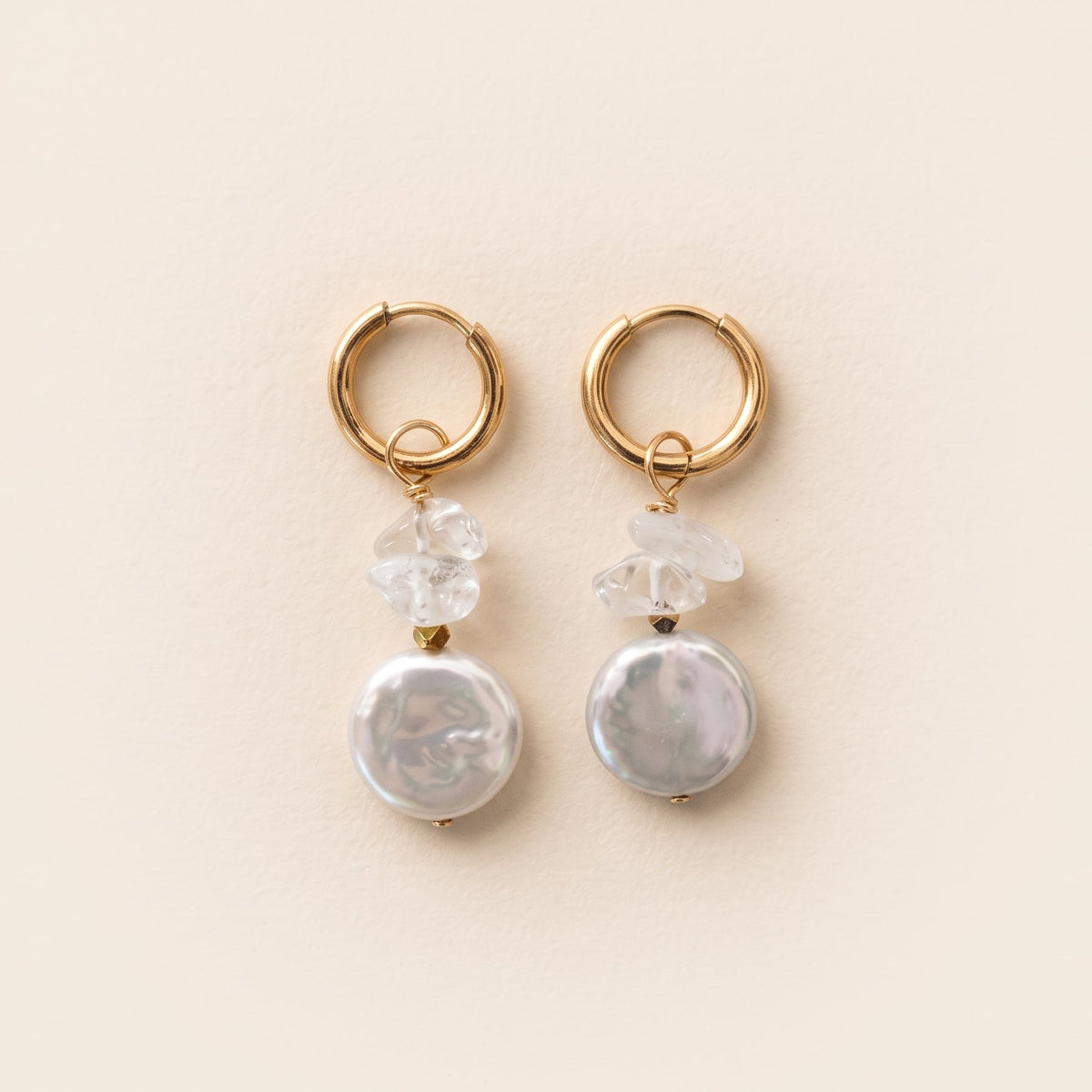 Pendientes de cristal de roca y perla de agua dulce — aros