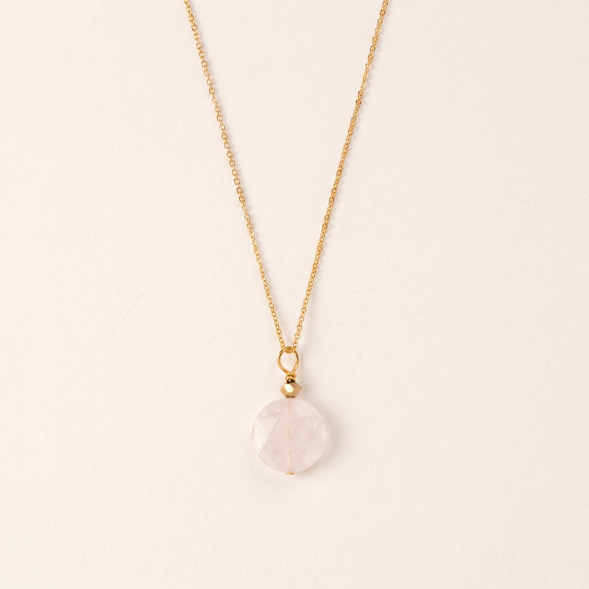 Collier pendentif quartz rose — chaîne plaquée or