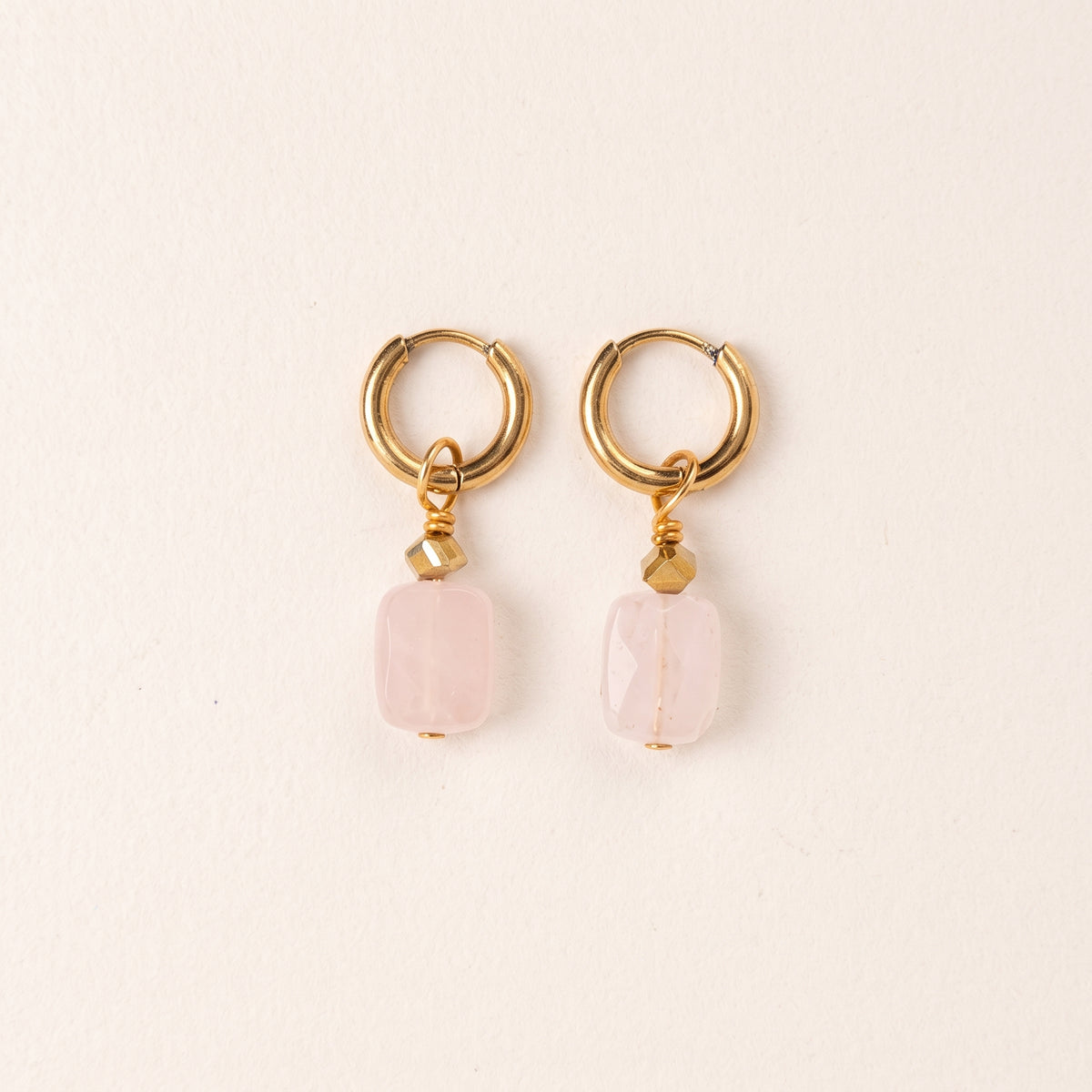 Pendientes de cuarzo rosa — pequeños 2,8 cm