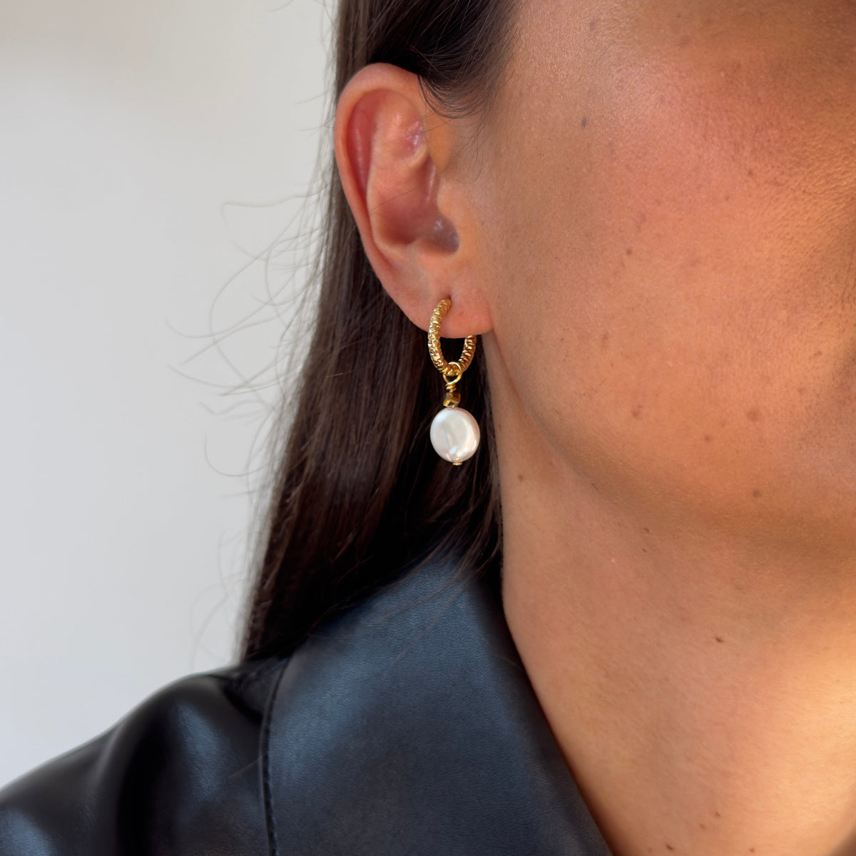 Flat freshwater pearl & gold hematite earrings — gold-plated hoops