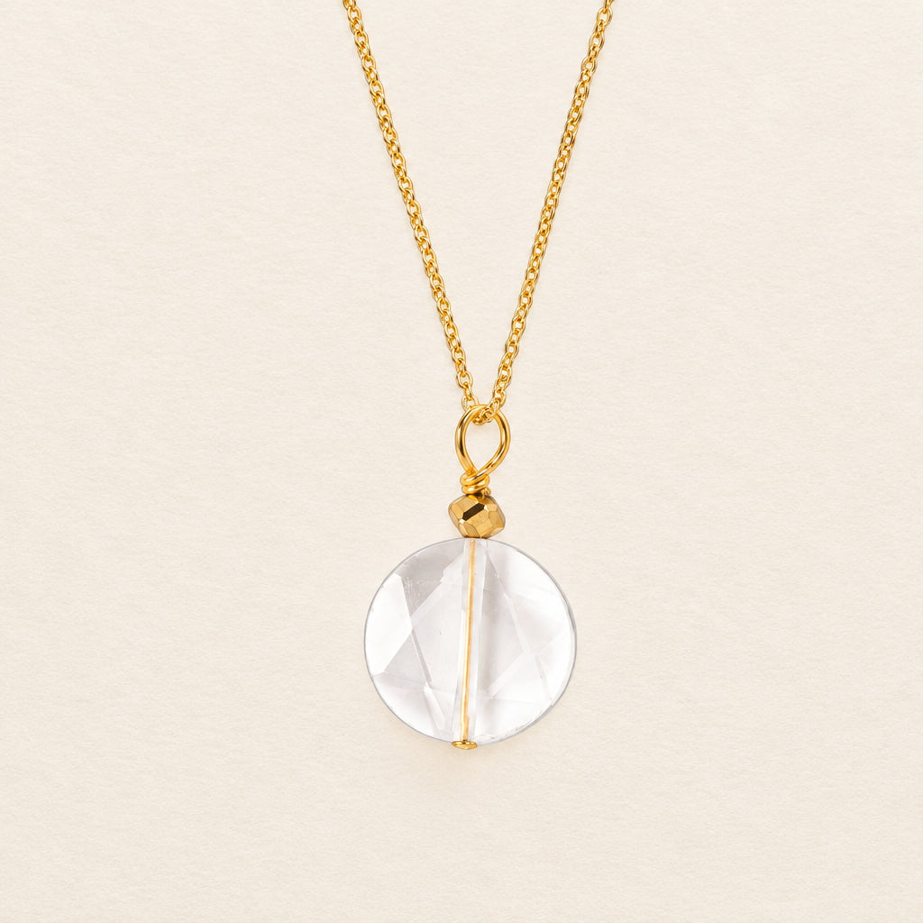 Collier pendentif cristal de roche — chaîne plaquée or