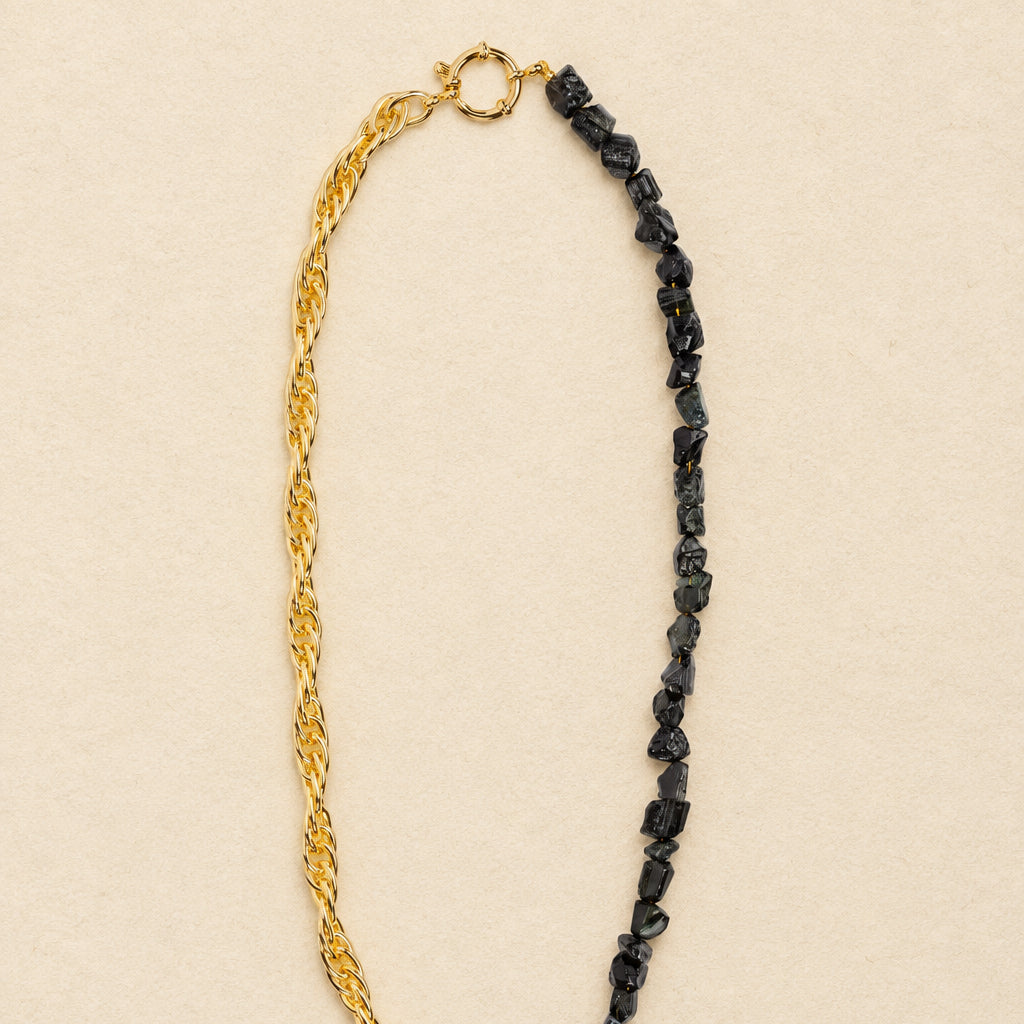 Collar de turmalina negra en bruto y pirita — cadena trenzada