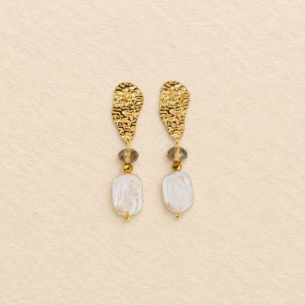 Boucles d'oreilles quartz fumé & perles d'eau douce — martelées