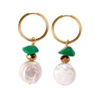 Boucles d'oreilles Perle d'eau douce, Perle de cristal de bohème dorée et Pierre verte