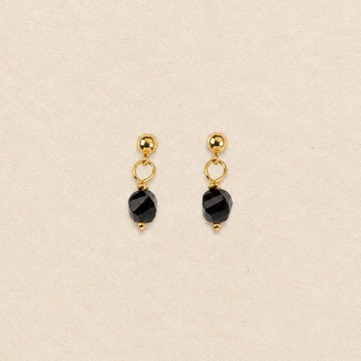 Clous d'oreilles onyx — plaqués or