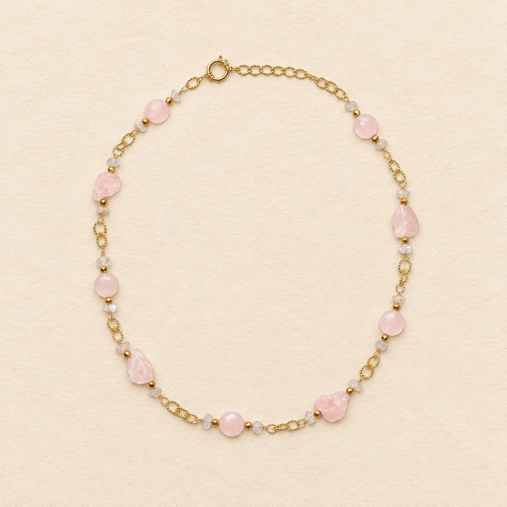 Collar de cuarzo rosa — cadena chapada en oro