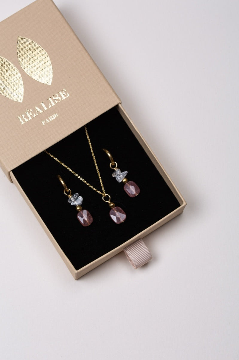 Necklace and earring set in its RÉALISE gift box
